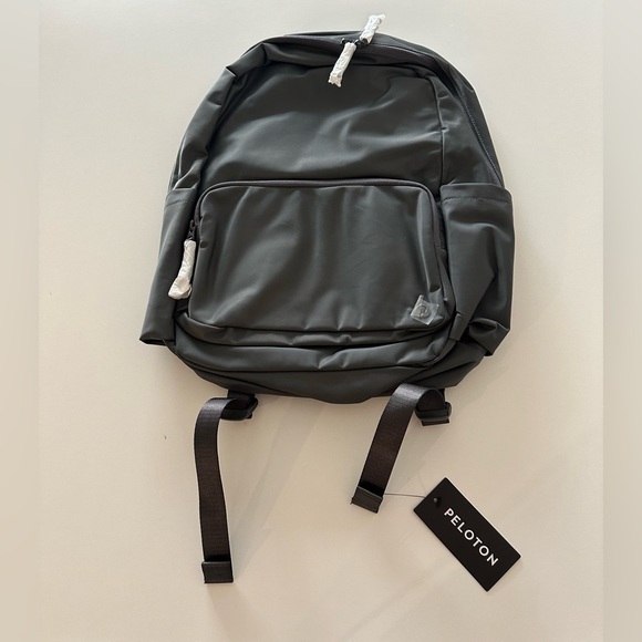 NEW Lululemon Everywhere Backpack Bag Pack 22L Traverse Grey Nylon Zipper